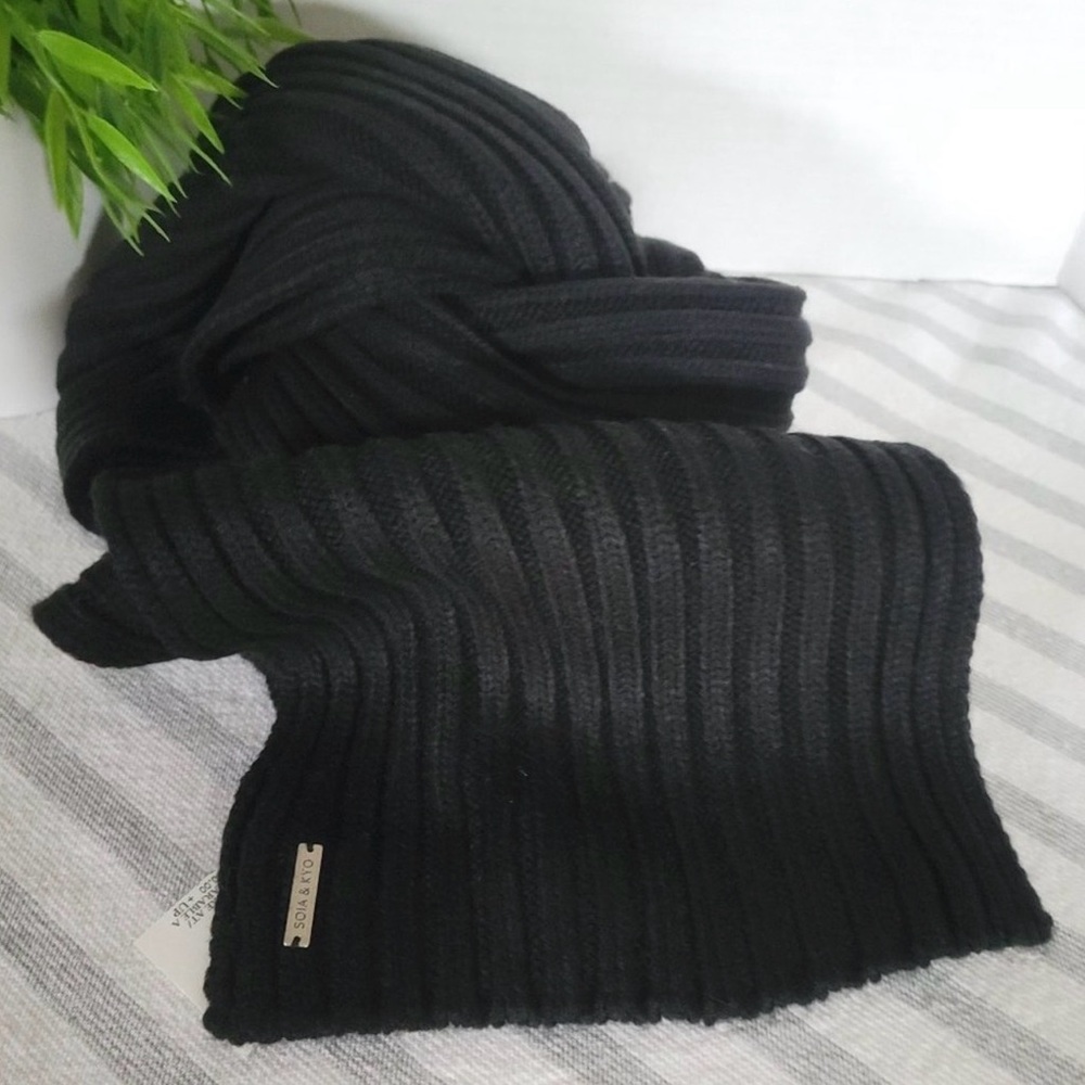 Soia & Kyo Black Mirka Ribbed Scarf